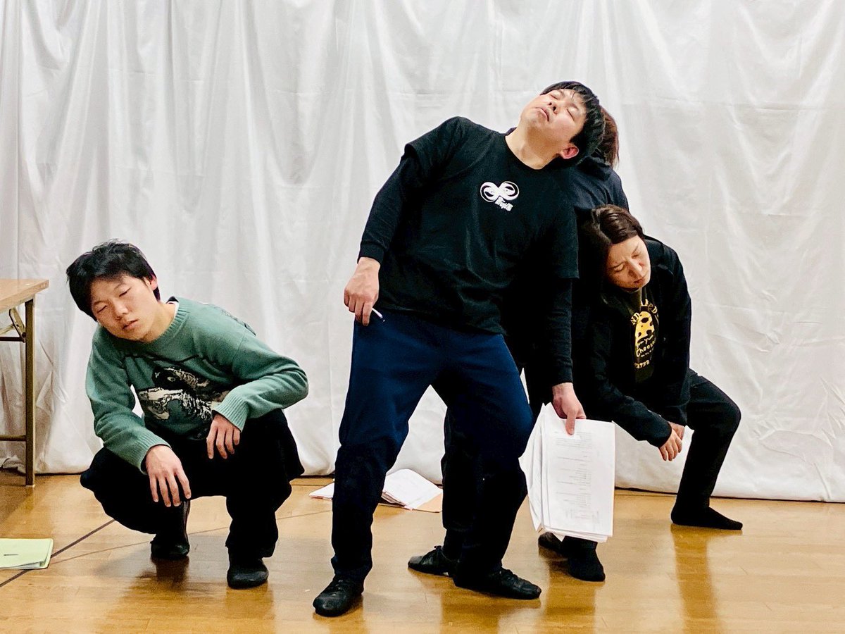 #hmpリア 稽古稽古の日々。先日の通し稽古をふまえて、それぞれのシーンについて理解を深めたり、細かい動きややり取りを確認したり。全体を通しての方針も決まってきました。次は衣装合わせ！ 楽しみやなぁ✨
⬇️☘️ご予約まだまだ受付中です☘️⬇️