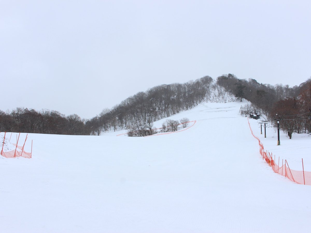 iouzen_ski's tweet photo. 【金沢市営医王山スキー場　ゲレンデ情報】

2026年2月19日（木）8：30   現在
  
積雪　55㎝ 
雪質　ザラ雪 
天候　晴れ 
気温　0℃ 
滑走可能  
・ファミリーゲレンデ 

 皆さまのご来場をお待ちしております 
https://t.co/DcA9QUFNMx https://t.co/jwHwLi1JxV
