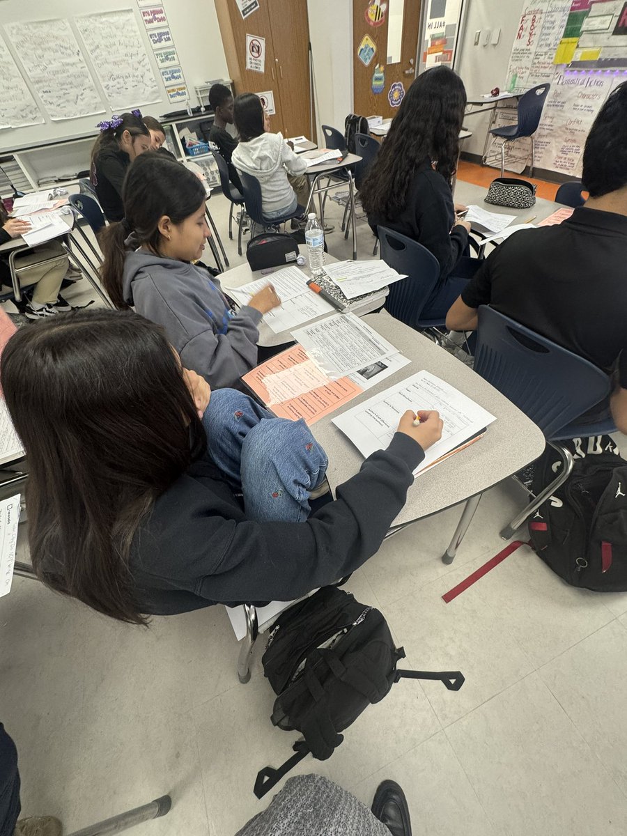 Karen Arras tweet media