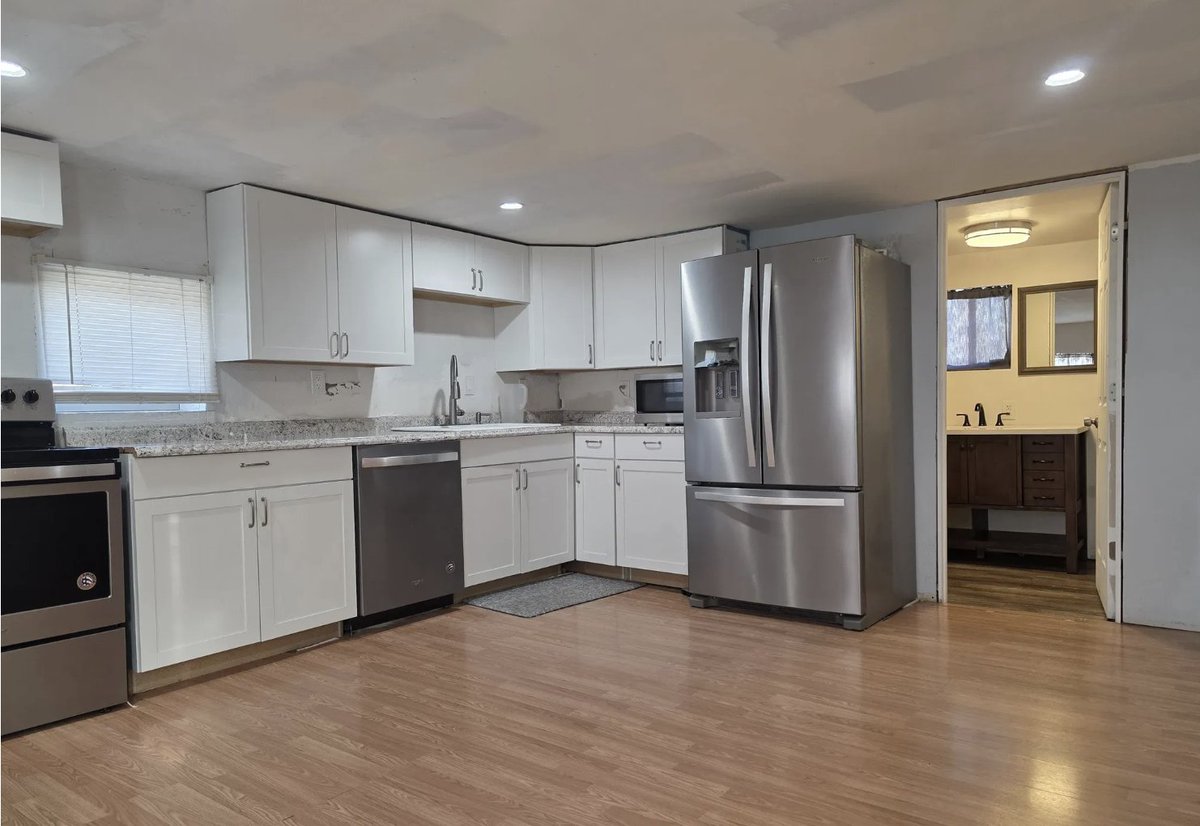 oldhouseunder50's tweet image. #Colorado home sits on one #acre with partial #mountainviews. The home boasts a new kitchen, updated bathrooms, and fully modernized electric and plumbing systems. $100K. oldhousesunder100k.com/1965-stucco-ho…