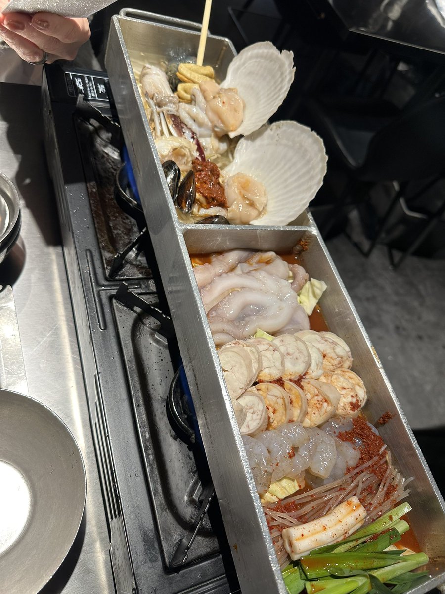 tao_oto's tweet photo. はじめてのナッコプセ(あってる?)😋
ケランチム美味しかった〜
つまちゃん、ちぃちゃんいつもありがとう🫶
店員のお兄さんの気遣いが最高でした👍
#OLLE
#新大久保 https://t.co/E4pe2guoWs