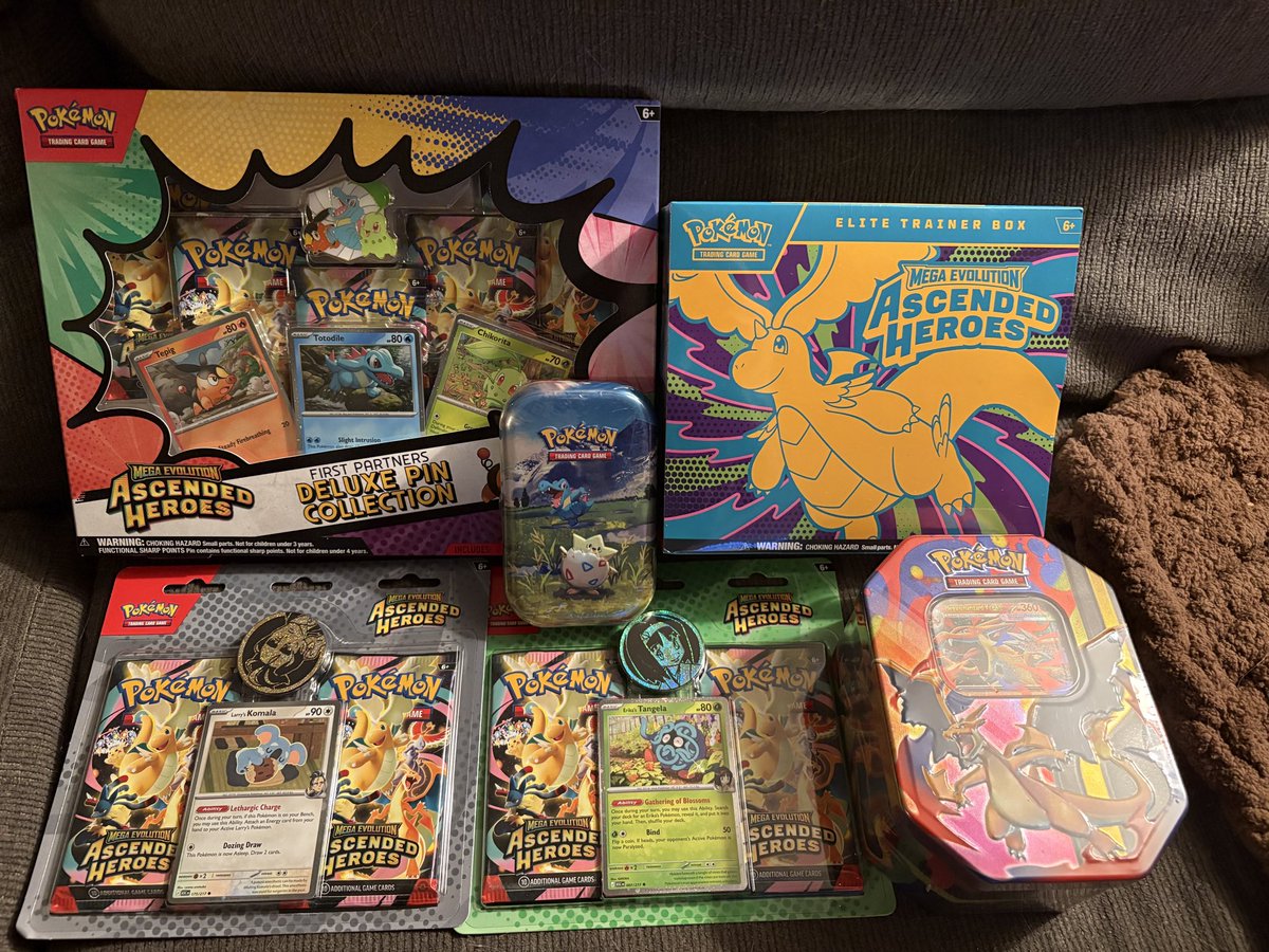 RNGR97's tweet photo. Can’t believe my fiancee caught a restock and came home with a beautiful late Valentine’s Day gift ❤️ https://t.co/FaeYJeeszi