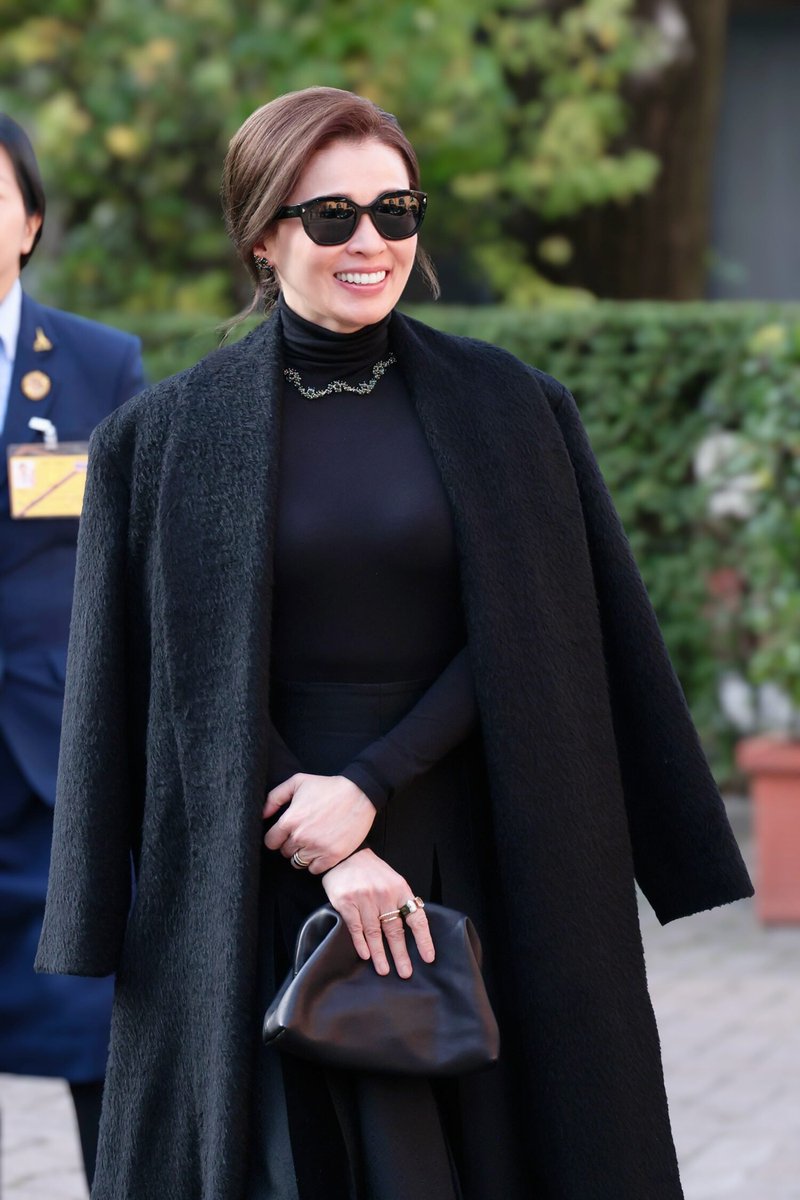 winter_030621's tweet image. ฉลองพระองค์ลุคนี้ชอบมาก ใส่แว่นอีกคุณนาย ที่สุด มาดามที่สุด คิดถึงจังเลยเพคะ💜