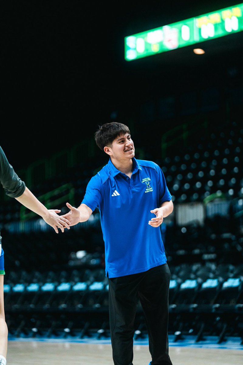 Islanders Women's Basketball tweet media