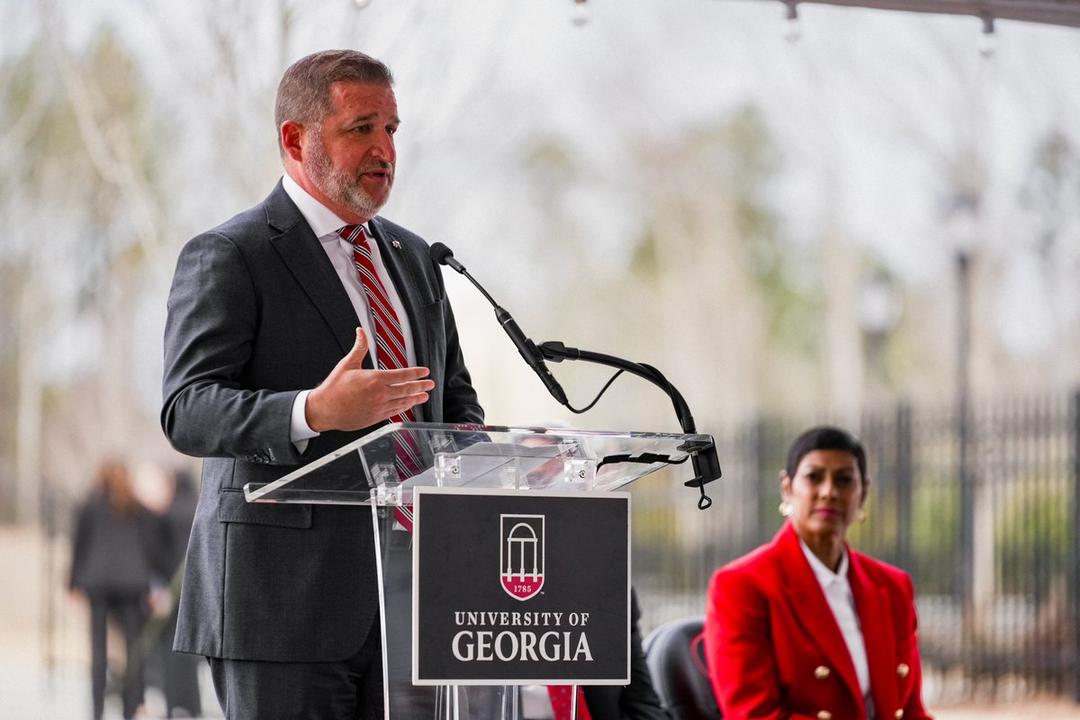UGATrack's tweet photo. The beginning of something very special in Athens 👏

#GoDawgs https://t.co/EOo7emgbIZ