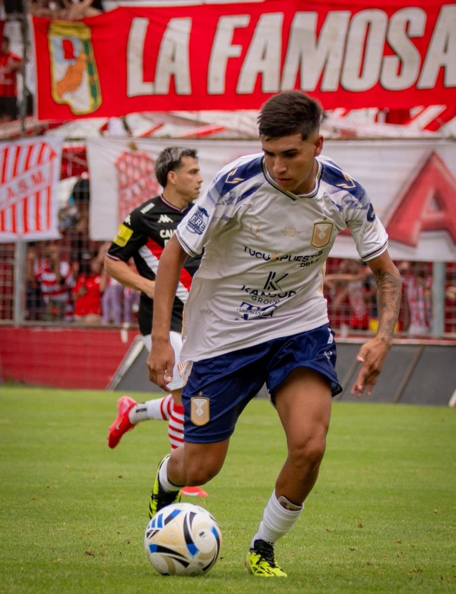 ℹ️🇦🇹 #SanMartínTuc

Nelson Martínez Llanos (volante) y Matías Smith (delantero) tienen todo encaminado para ser refuerzos de San Martín.

Ambos vienen de ascender y tener una gran temporada con Tucumán Central.