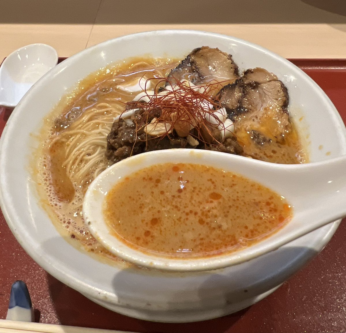 5296kobukuro_'s tweet photo. 燃えよ麺助
たいむのバレンタイン担々麺♡
2月17日から3日間限定☆

前回より少し辛め。ピリッとした辛味の中に胡麻や山椒の風味がしっかり感じられます。麺は細麺でスープと見事に絡み抜群の美味しさ🥰
手作りのスープ、辣油、醤、胡の絶妙のバランスが素晴らしい✨
@moeyo_mensuke 
@mugitomensuke https://t.co/wvTyaN80VZ