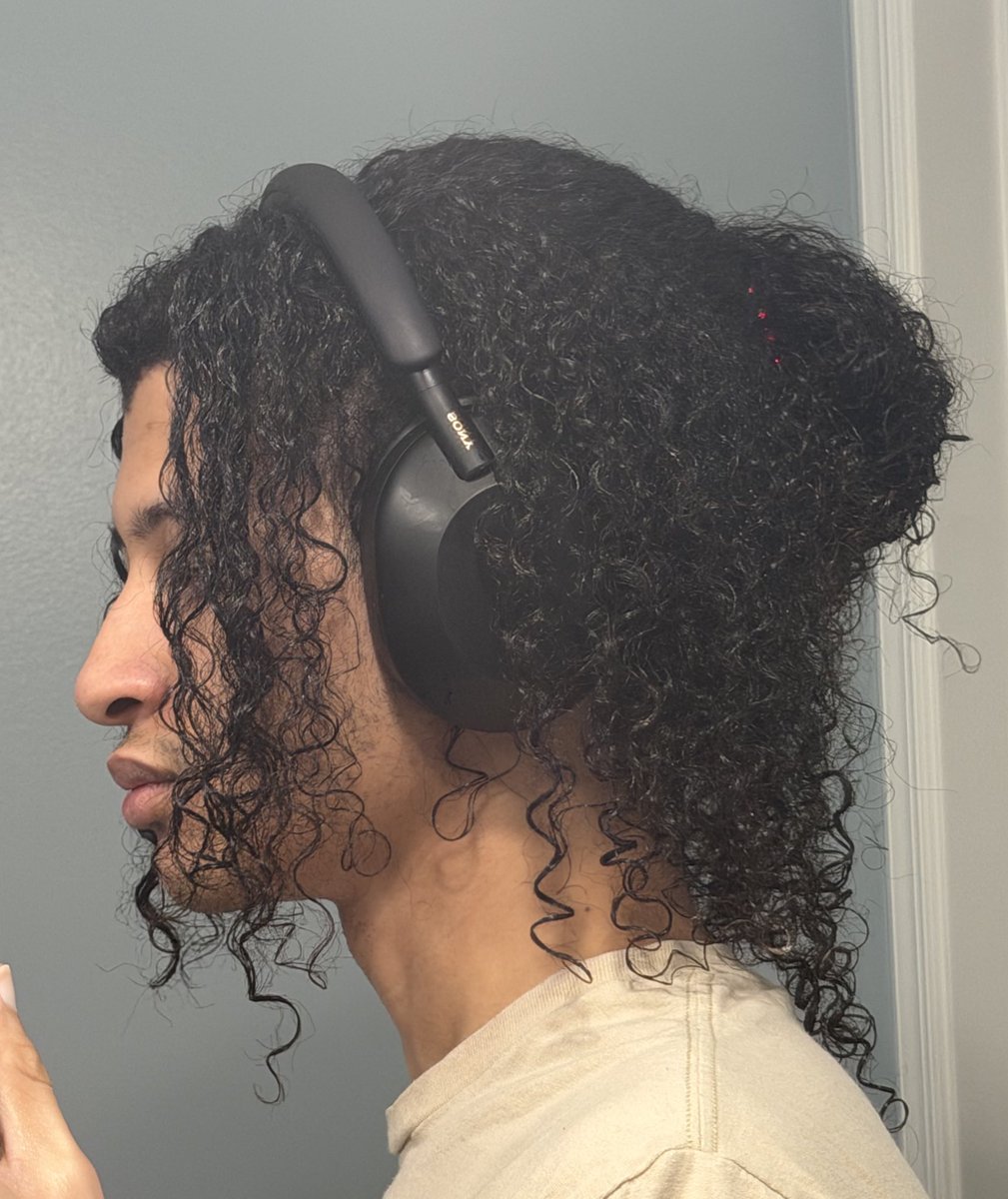 Pheonix 🦉 tweet media