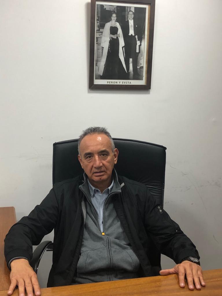 lasonrisadPeron's tweet photo. Miguel Bustinduy de la ucra , es el carnero de mierda que no va al PARO. #ucra. https://t.co/oiwLCsoijJ