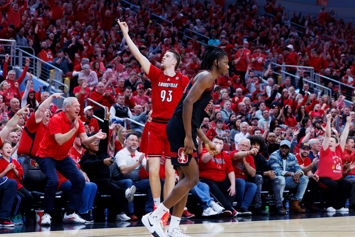 LouisvilleMBB's tweet photo. Throwing it back to Senior Day 2025

Looking forward to seeing Card Nation in RED on Saturday afternoon to send these seniors out in style

🔴🔴🔴🔴🔴🔴🔴

Be there: https://t.co/aTGgv2cSfz

#GoCards