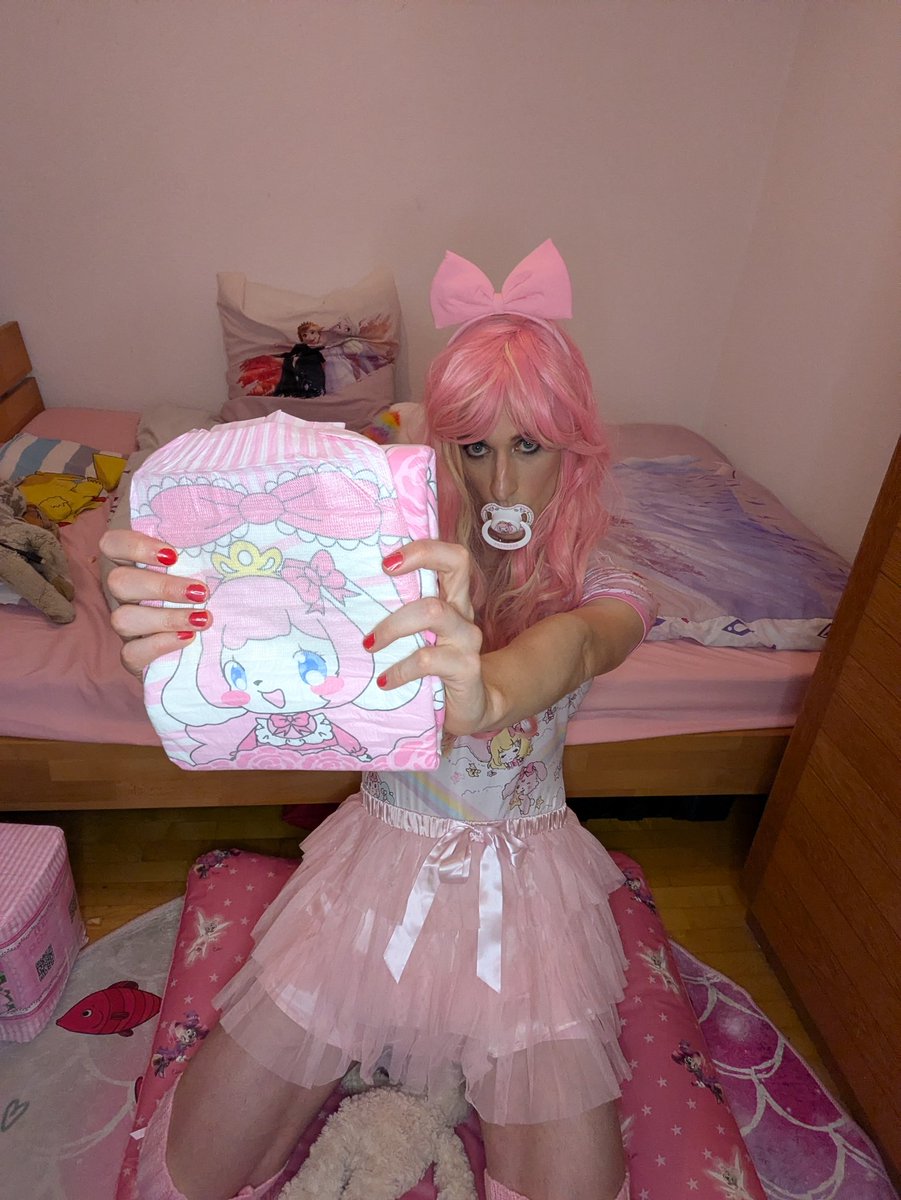 BabyRuby_88's tweet photo. I feel so good to be a little diapered sissy girl from time to time ☺️ https://t.co/aVpZhNt99j