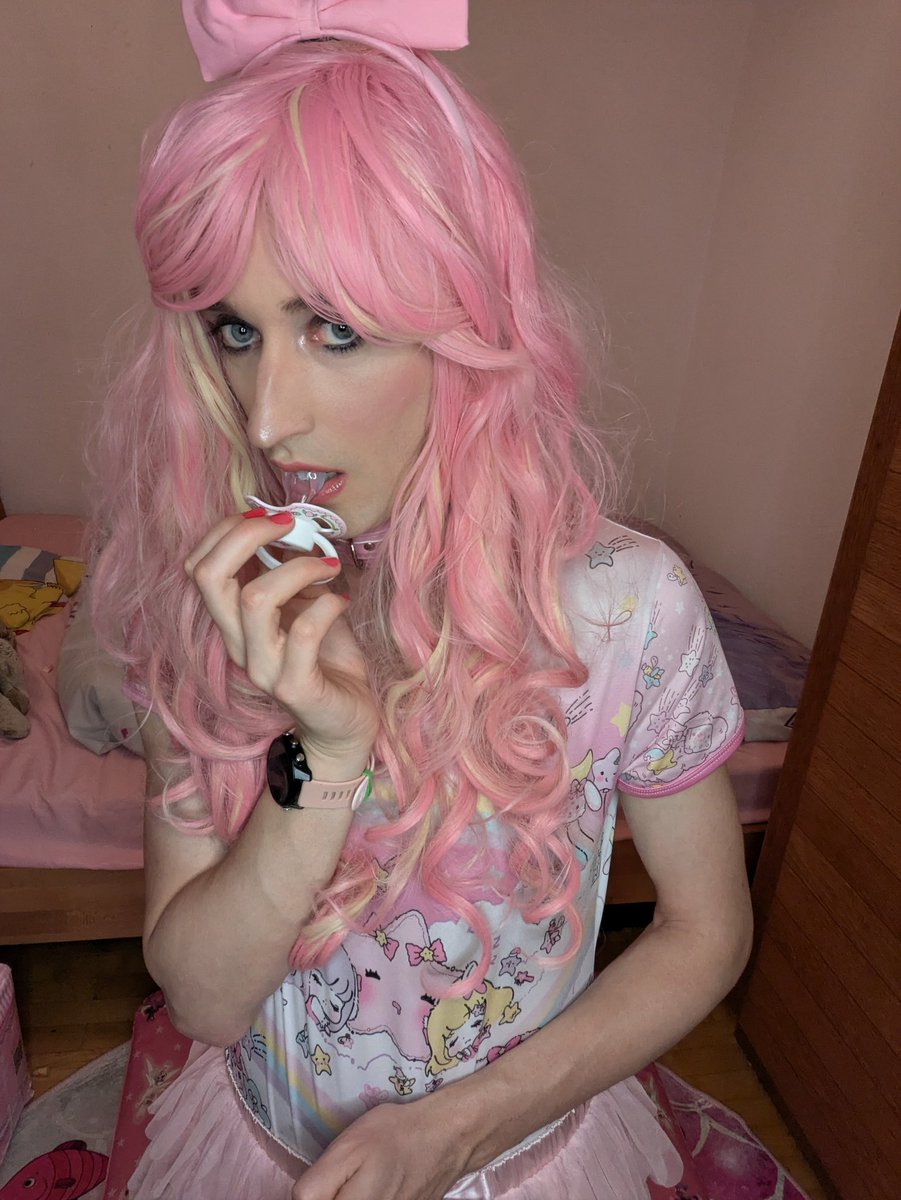 BabyRuby_88's tweet photo. I feel so good to be a little diapered sissy girl from time to time ☺️ https://t.co/aVpZhNt99j