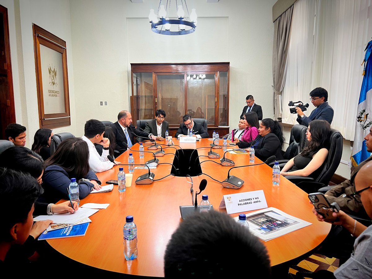 VasnyM's tweet photo. 📅 Miércoles, 18.Feb.26
⏰ 10:00 AM
📍 Congreso de la República de Guatemala.
🏛️ Mesa técnica con ANPA

Reunión con Mineduc y ANPA 🤝📚 para dar seguimiento a temas educativos en San Miguel Petapa 🏫 y coordinar próximas acciones 📄. https://t.co/NzUfkmVlyk