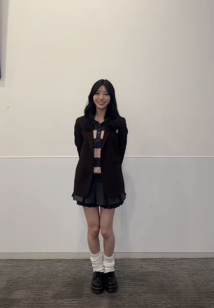 chill_524773's tweet image. 小西が日向坂に貢献できる事として女子を中心にファン層を広げるのは確実に一つあって、よく言われてる｢おひさまには刺さりにくい｣は裏を返せば今まで日向坂が刺さらなかった層にぶっ刺さる可能性を秘めてる
さらに一口に女ウケと言ってもさきてぃとはまた違うタイプの女に刺さるから→
 #小西夏菜実