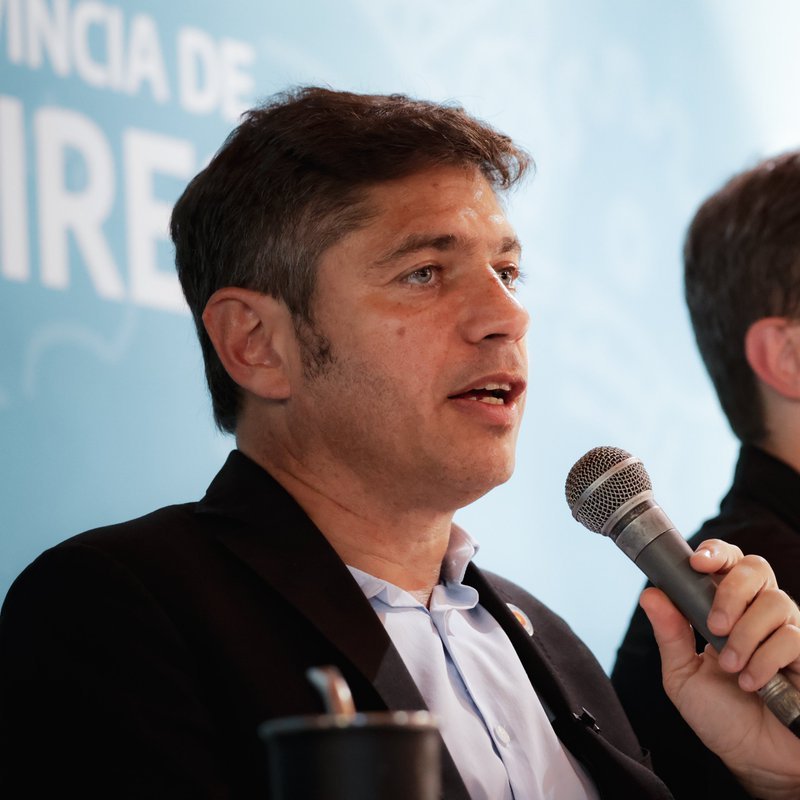 KICILLOF DEFINIÓ AL MODELO ECONÓMICO DE MILEI COMO "UN PLAN DE EXTERMINIO DE LA INDUSTRIA ARGENTINA"

En una reunión con productores y empresarios en Lobos, el gobernador de la provincia de Buenos Aires afirmó que "el modelo económico de Milei es un plan de exterminio de la