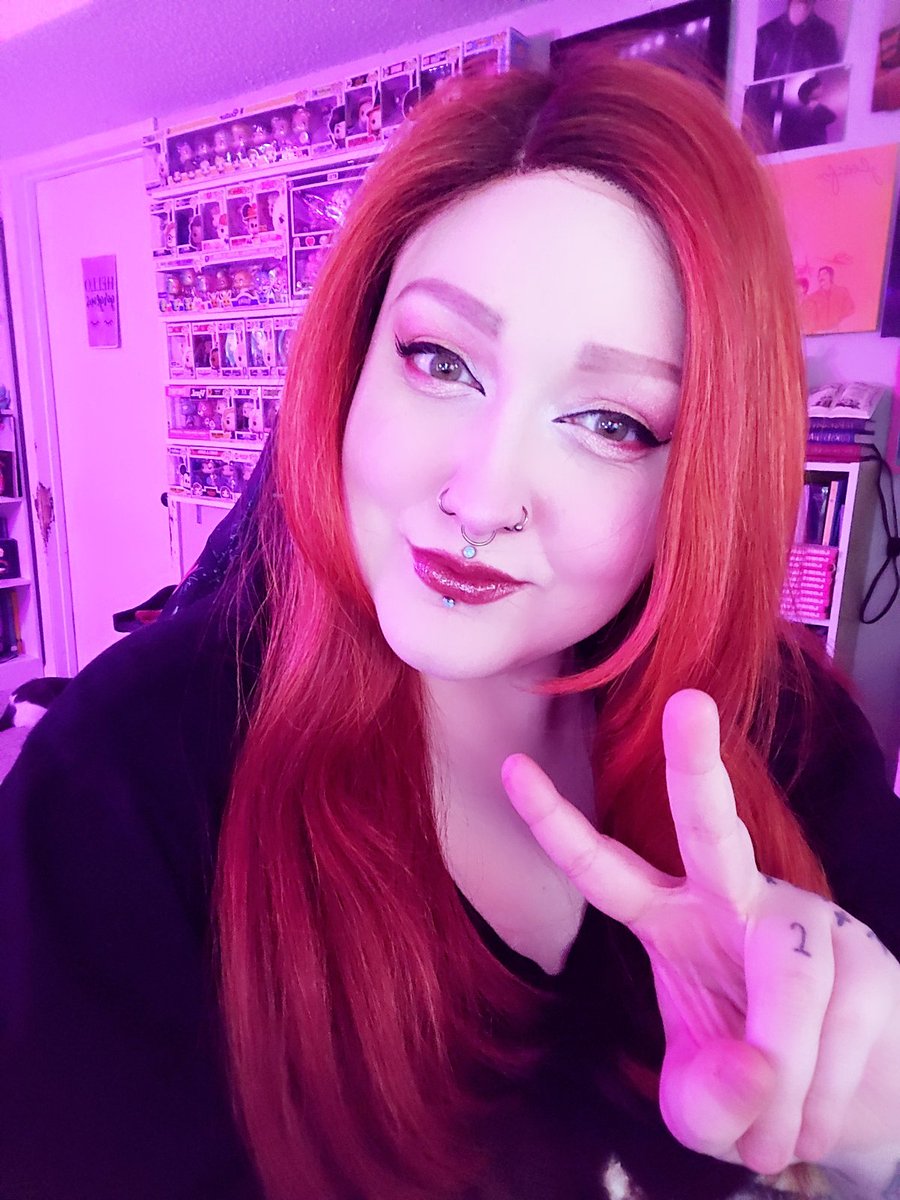 I'm live on the purple app! We're playing dbd and geeking tf out about the new chapter!!! 

Come hang out, I wanna yap about more kpop in my favorite game!

Link in bio will take you to my channel!