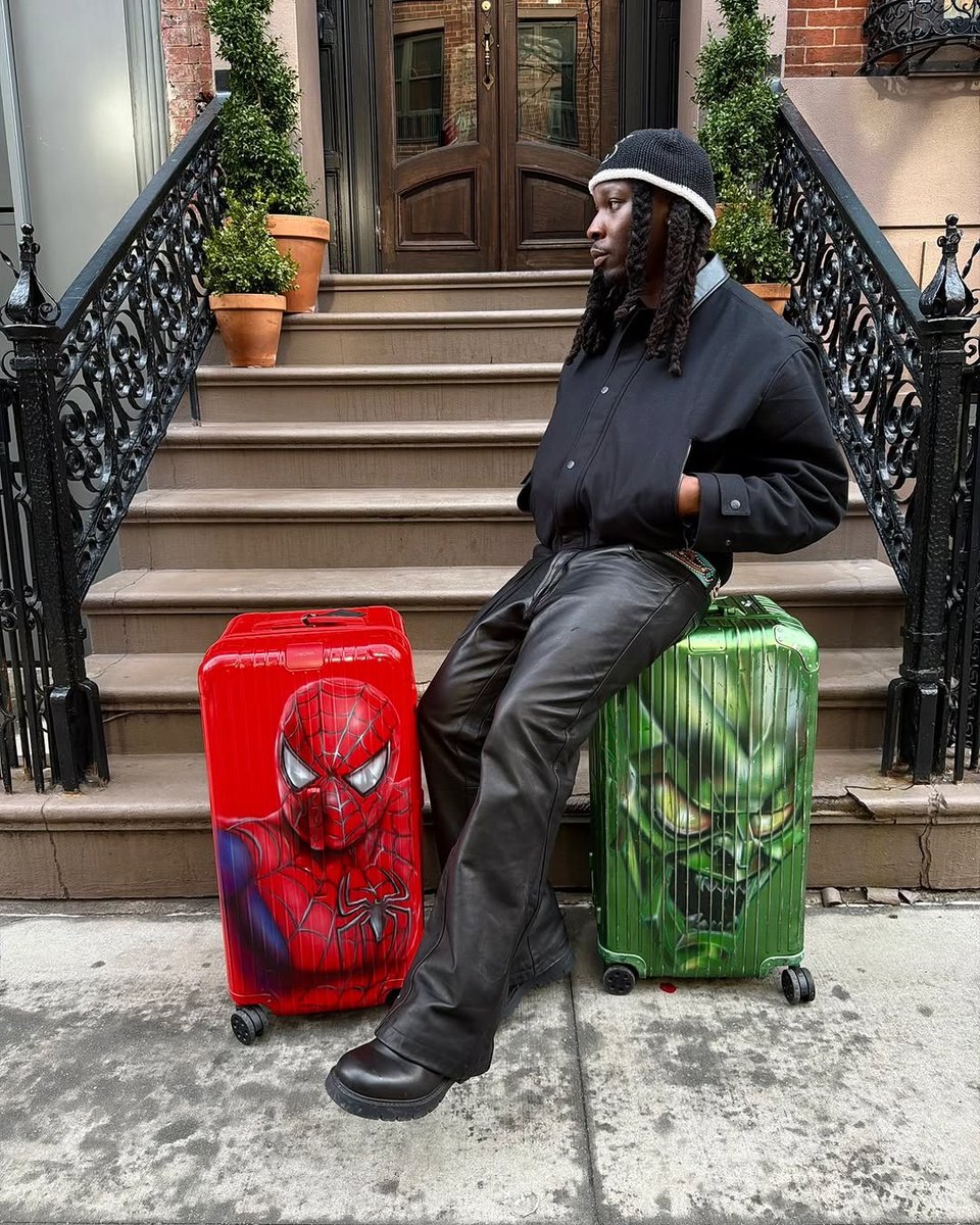 NoteSphere's tweet photo. Custom RIMOWA suitcases by @StfuOmi https://t.co/08fGcAI71N