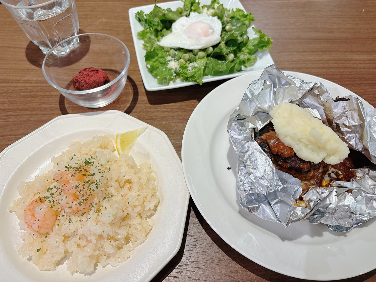 asuka_yuikawa's tweet photo. おはゆー☀️
先日作ったお料理🍽️
・包み焼きハンバーグ〜トリュフデミソース仕立て〜
・海老とレモンのピラフ
・ポーチドエッグと青豆のサラダ
・ベリーショコラクランチ
お料理教室は私の癒しです🥰
久し振りにケーキも作りたいな♡
#abccookingstudio https://t.co/mcU2v014i7