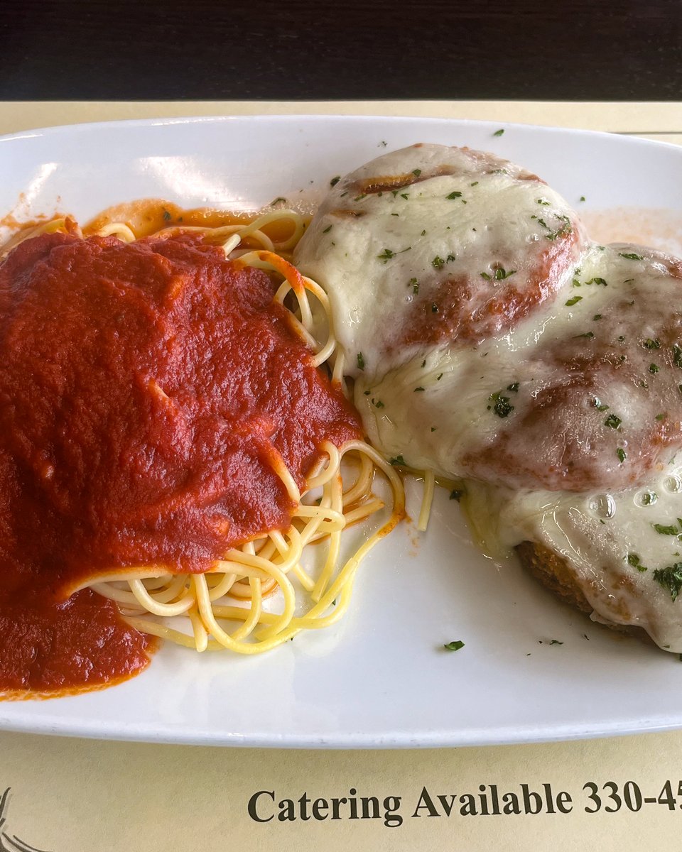 PapaBearsDining's tweet photo. 🍆🔥 Eggplant Parm is on special at Papa Bear's — $19.95
Crispy, cheesy, saucy perfection… the kind that makes you pause mid-bite.

✅ Includes: side of pasta + choice of soup or salad
⏳ Only here for a few days (then it’s gone)

Come hungry. Bring a friend. Don’t overthink it. https://t.co/jVa3Yl7chx