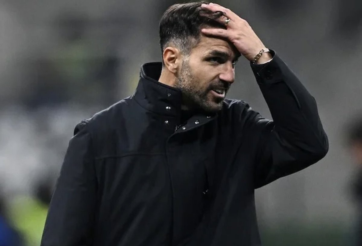 napolista's tweet image. Stanno sgamando anche Fabregas il paraguru. Capello: “Il Como protesta sempre, non mi piace”

Ravezzani: “Fabregas trattiene Saelemakers per la maglietta per impedirgli di giocare e poi ne chiede l’espulsione per un fallo successivo? Una scena vergognosa. Merita le stesse