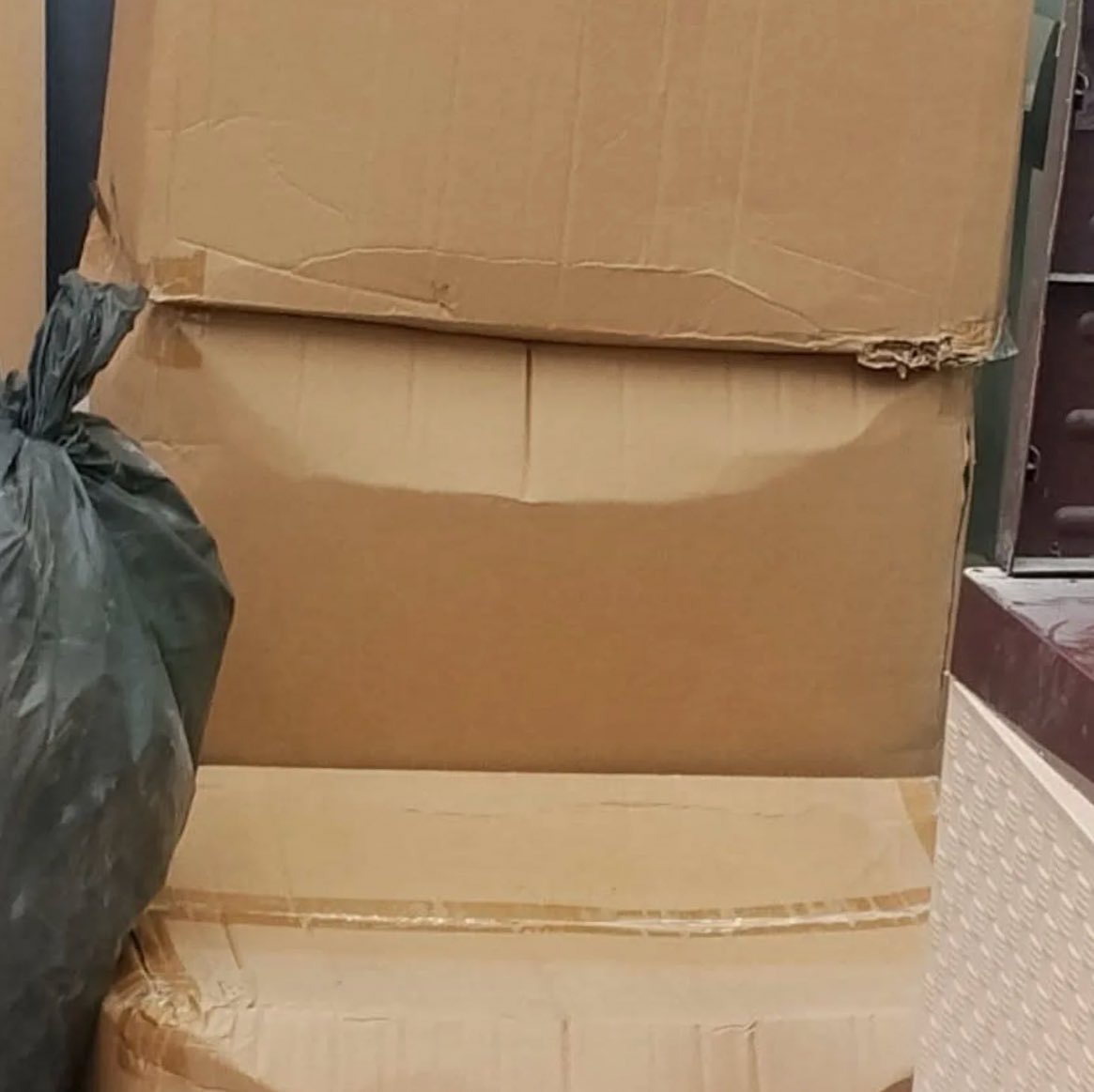 Ah mungkin hanya perasaanku saja