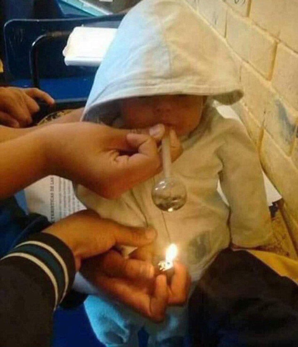 heldatgunpointt's tweet photo. how it feels to do coke with 40 year olds https://t.co/5YBTyyHfEd