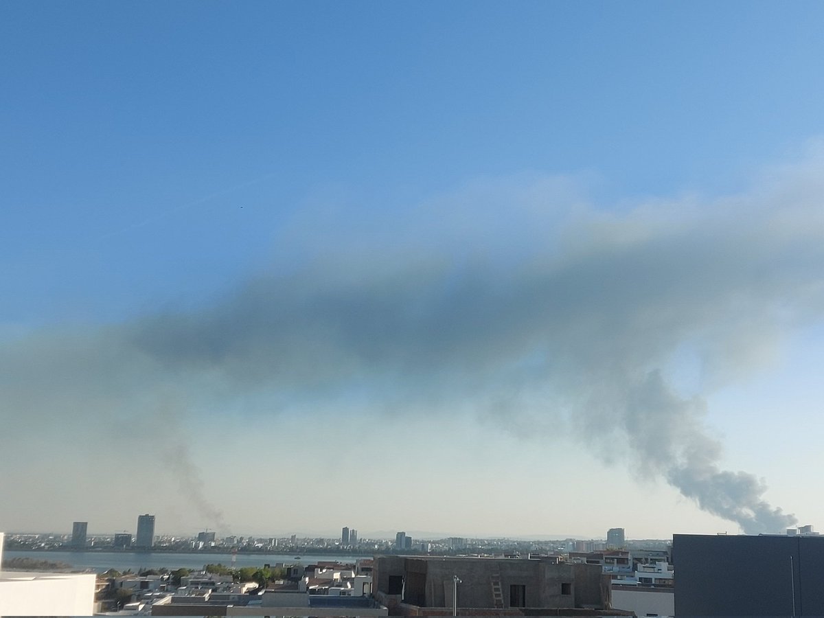 Cuando los incendios se juntan; de por si nuestro aire es malo por tanto coche. 😷