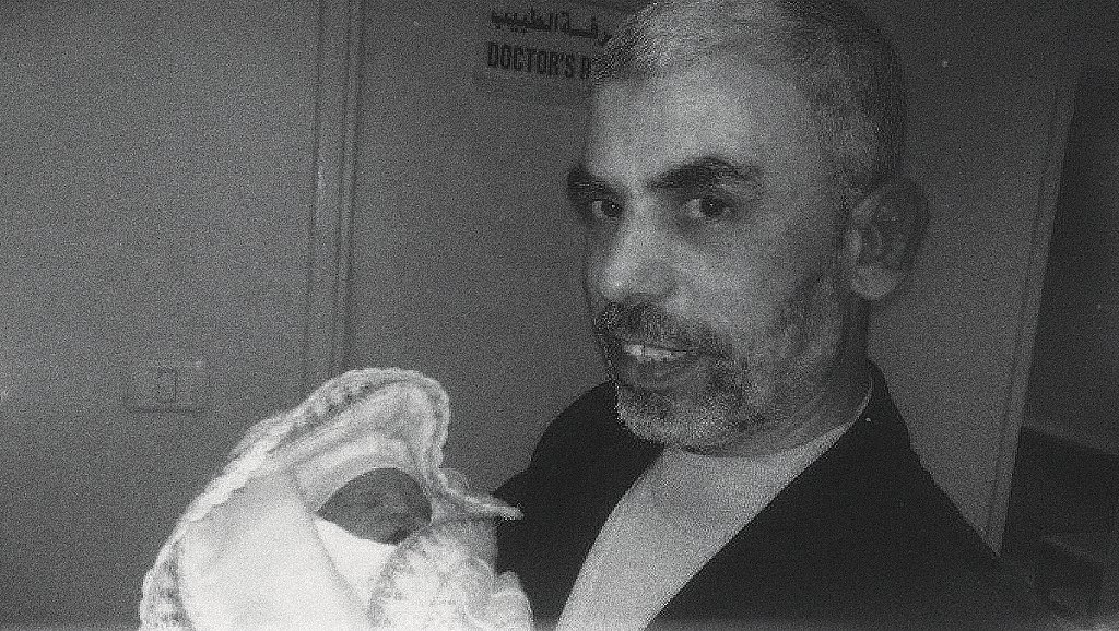 Impian terbesar adalah melihat Al Aqsa, Palestina, dan bumi sham bebas, dan diberi kehormatan untuk bisa berkontribusi terhadap pembebasannya. 

Jika tidak generasiku, insyaAllah generasi selanjutnya.

Untuk itu saya beri nama anak pertama saya, Yahya, sebagai doa.

Diambil dari