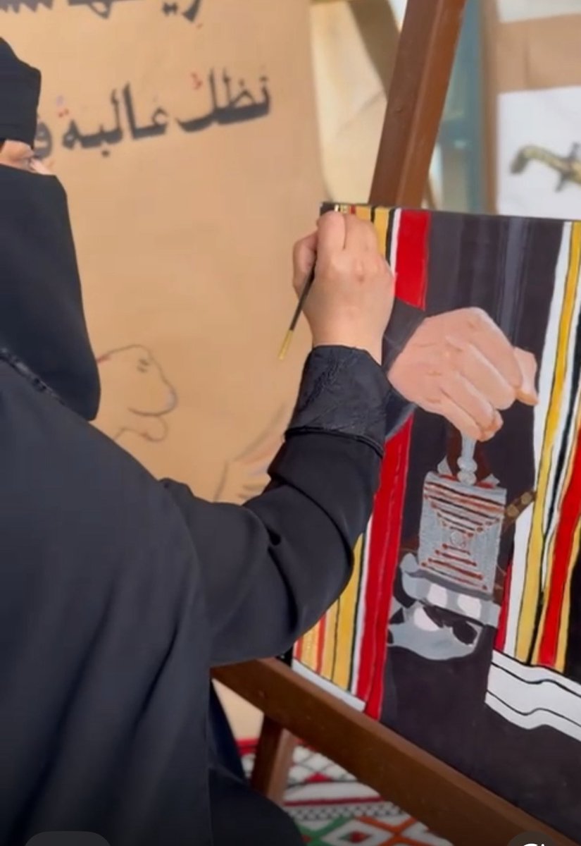 سعدت الجمعية السعودية للفنون التشكيلية بمشاركة الفنانات التشكيليات:
براءة الراشد 
منيره الفرحان
فاطمه حبكري
في فعالية الرسم الحر في المعرض التشكيلي المصاحب لحفل "يوم التأسيس" المقام في جامعة الملك سعود بن عبد العزيز للعلوم الصحية ممثلة بعمادة شؤون الطلاب <a href="/KSAU_HS/">جامعة الملك سعود بن عبدالعزيز للعلوم الصحية</a> 
بمناسبة إحياء