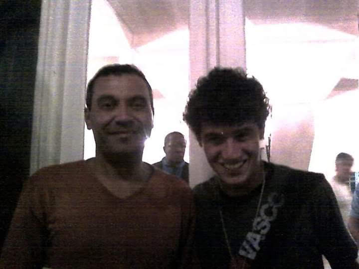 gambelvr's tweet photo. @Phil_Coutinho

Do mesmo jeito que vim aqui...com esta foto.....lhe desejar boas vindas........estou aqui lhe desejando boa sorte.
A expectativa era uma e vc fez outra , ou melhor,não fez nada.
Então vai com Deus, e boa sorte no fim da carreira.
*ObsFoto feita em Volta Redonda RJ https://t.co/ZhOHlB8vz9