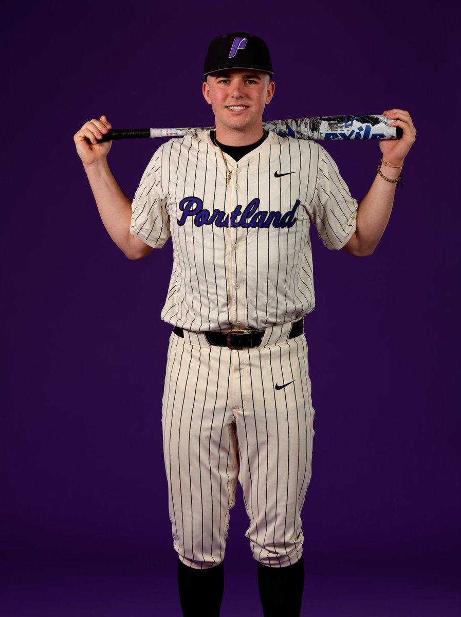 PortlandBSB's tweet photo. RBI double for Leo Cote extends the lead to 4-0!

POR 4 | 0 CSUN 

#gopilots https://t.co/X1QHN0ByIw
