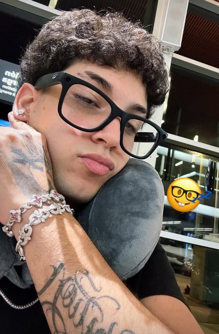 dukizellyy's tweet photo. 🤓 https://t.co/IbCF6mnIIG
