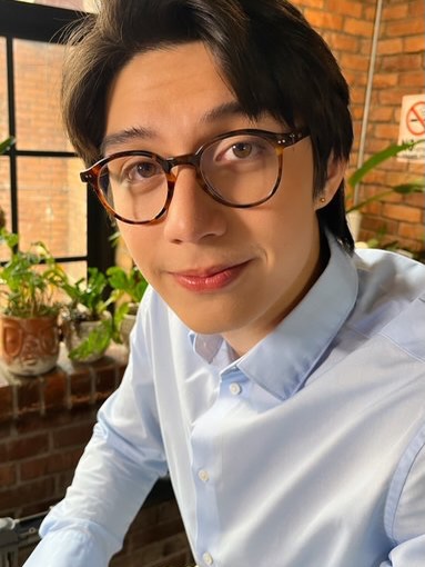 Iñigo Jose looking at you. 💛

📷: inigojose._ | Instagram

#IñigoJose|IñigoJose