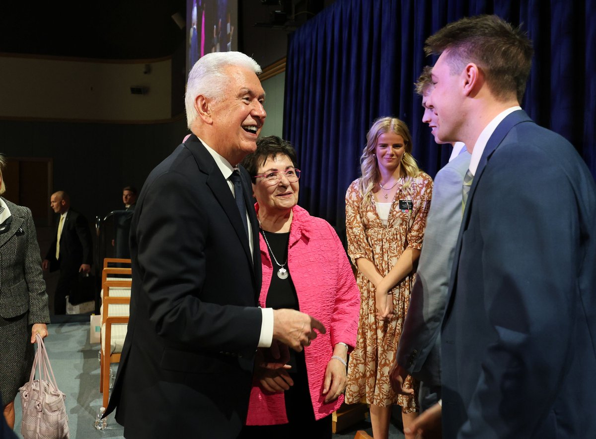 Dieter F. Uchtdorf tweet media