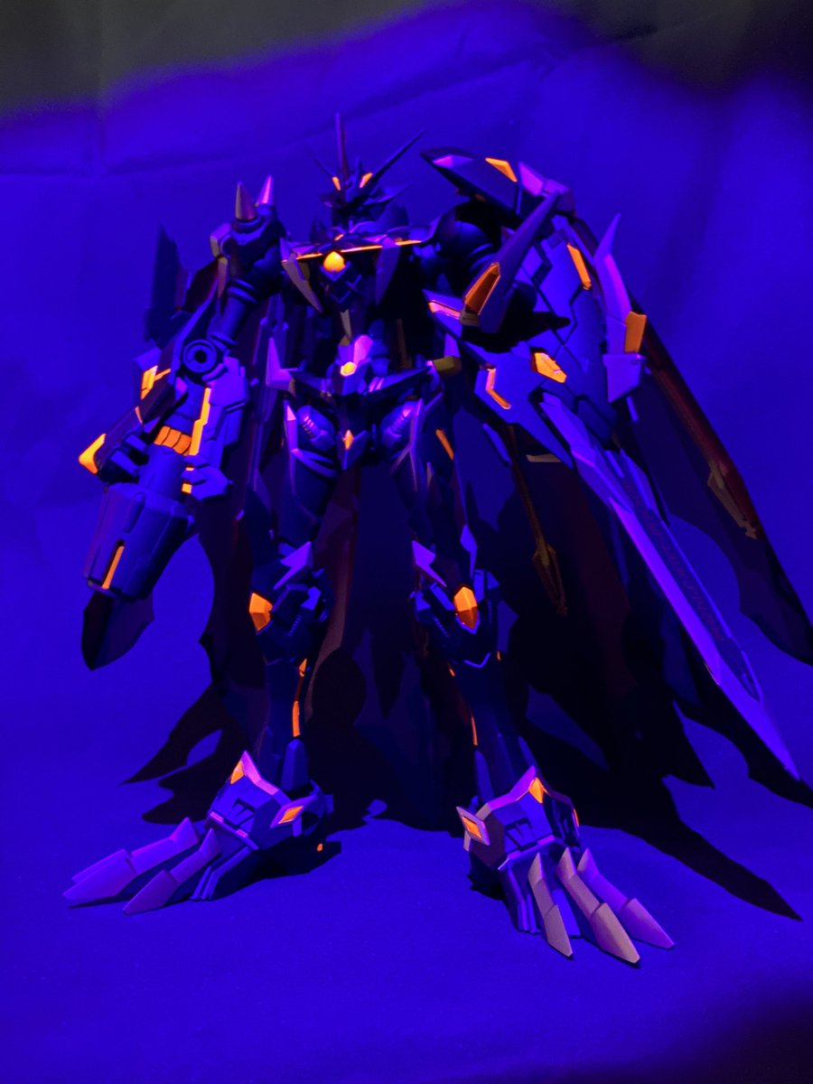 boss_boss_zero's tweet image. オメガモンX抗体は黒くしちゃった派閥です