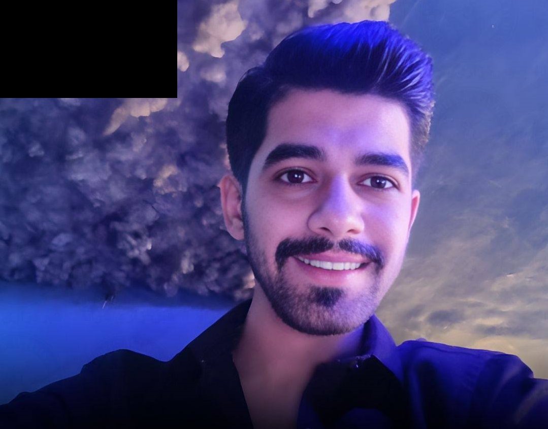 صداش باشیم‼‼
URGENT: 21-year-old #AmirMohammadRostami He has been sentenced to death and has no one to speak up for him. He has the right to live. Do not stay silent speak up before it’s too late. 
BE HIS VOICE 
#امیرمحمد_رستمی #IranMassacre