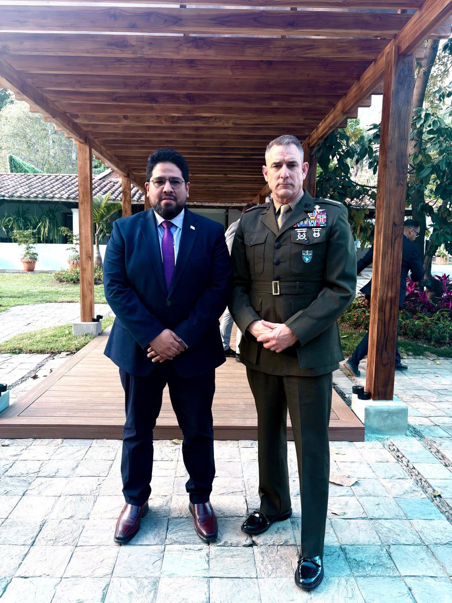 jmhumire's tweet image. Proud to join the new SOUTHCOM commander Gen. Francis L. Donovan on his first trip to Latin America … a historic trip to Venezuela.