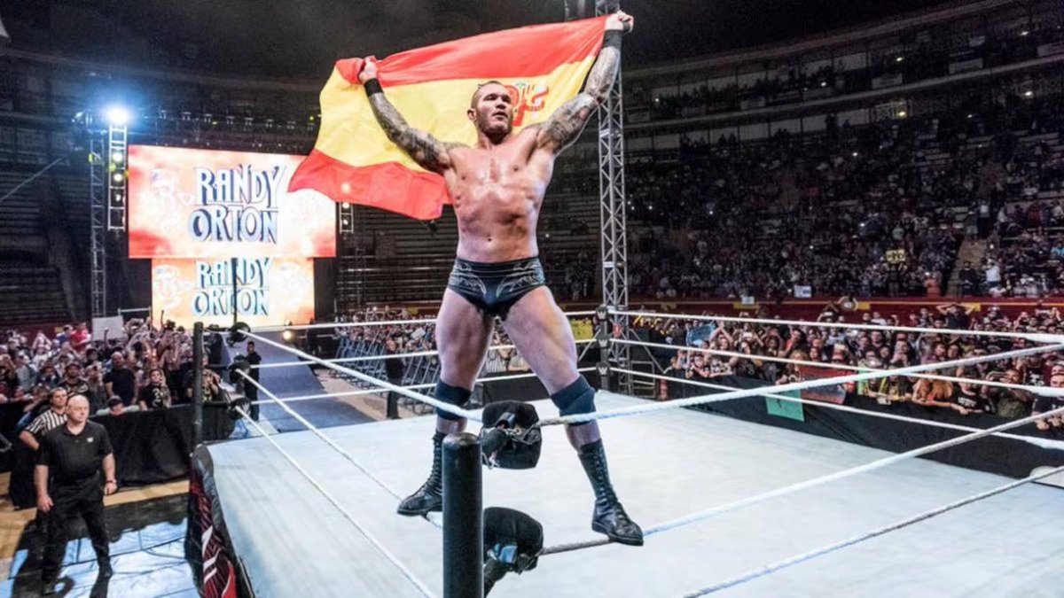 MiguelPerezWWE's tweet photo. ¡Menudo día me habeis dado hoy! Es de esos días en los que me voy a la cama muy feliz por tener la oportunidad de trabajar en #WWE y de tener un trato tan cercano con vosotros.

He recibido muchísimos mensajes (iré contestando a todos estos días) de gente alegre, que va a disfrutar de #WWEBarcelona y de #WWEMadrid. Gente que nos desea lo mejor, que nos da las gracias por nuestros trabajo y que no paran de sumar y sumar para que WWE sepa que el Universo de la WWE en España va a darlo todo en cada ocasión que tengamos. ¡Las gracias os las tenemos que dar nosotros! ❤️

Nada de esto habría sido posible sin vosotros, sin vuestro apoyo incondicional semana tras semana. 

Lo conseguisteis cuando nos recibisteis a Álvaro y a mi con los brazos abiertos cuando llegamos a WWE. Lo haceís cada vez que animaís a Axiom y poneís por redes que quereís verlo como campeón del mundo. Lo haceís cada vez que posteais sobre lo bueno que es Jaime y lo bien que le va a ir en NXT. Lo seguis haciendo con cada conexión a los shows en Netflix. Lo hicisteis en Barcelona dando un #SmackDown para la historia, y lo vais a volver a hacer el 29 de Mayo.

Porque esta es la esencia de WWE. Todos somos parte de esto tan bonito que esta pasando. Entonces, Ahora y Para Siempre 👊

Siento también una alegría inmensa por el Universo de la #WWE en Italia 🇮🇹, que va a tener su PLE, y también por el Universo de la #WWE en Portugal 🇵🇹, que recibirán en Lisboa a las super estrellas tras muchos años de ausencia. 

¡Y recuerda que nos vemos este viernes en SmackDown! 

🤩¡No te lo puedes perder!🤩