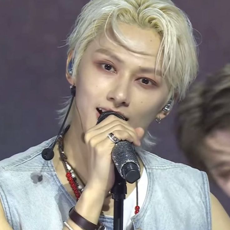 Moon Junhui 😼😼