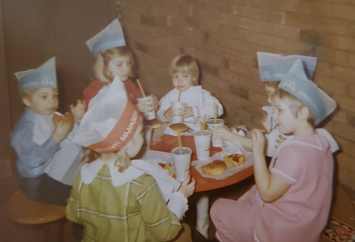 lesmer13's tweet image. Feb.8,1971 -&amp;gt; Wanna come to my 4th bday party at #McDonalds? 🎉 For an hour, I cried out in the car &amp;amp; wouldnt come in because someone mentioned #RonaldMcDonald might be there (He wasnt!) 🤡 And there's my 33(6)/5 🐐 Mom with 'the hairdo'. 🤭 #lifeofa33 #circa1971 #eternaljournal