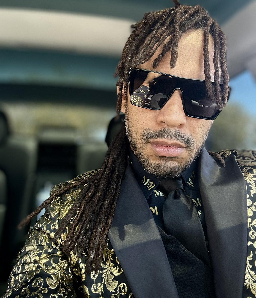 UnRooolie aka Quilombo tweet media