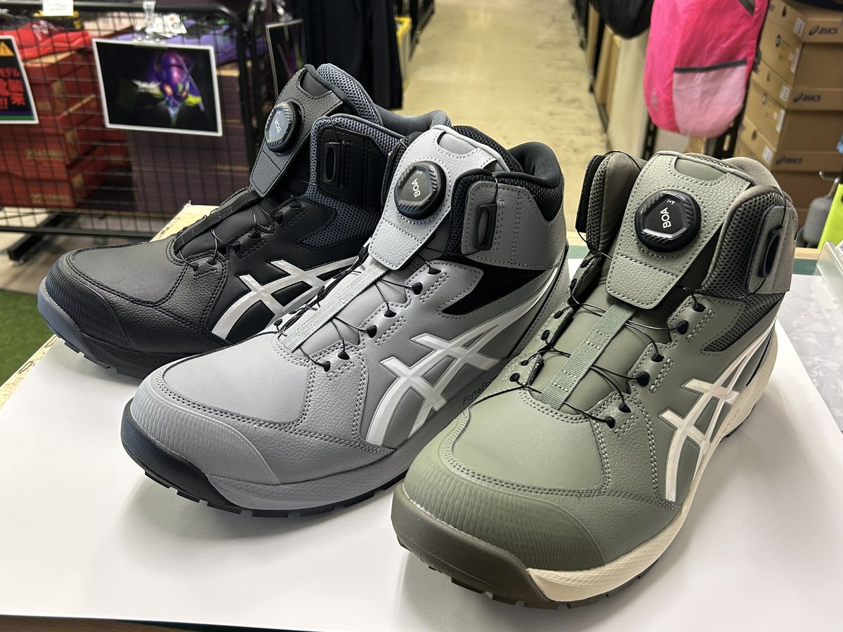 mannenya's tweet photo. おはようございます☀✨

アシックスのセーフティースニーカー
新商品が入荷しました💁‍♂️

3色とも在庫揃って入荷🥾✨
従来型よりかなり軽くなりました！
スタイリッシュでコーデしやすいお色で普段ばきにも良さそうです😊 https://t.co/a6khaneAsB