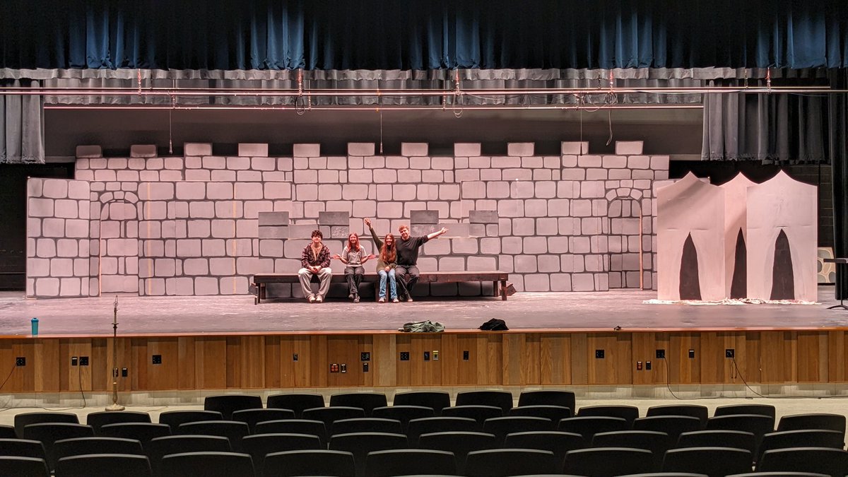 LHSPerforms tweet media