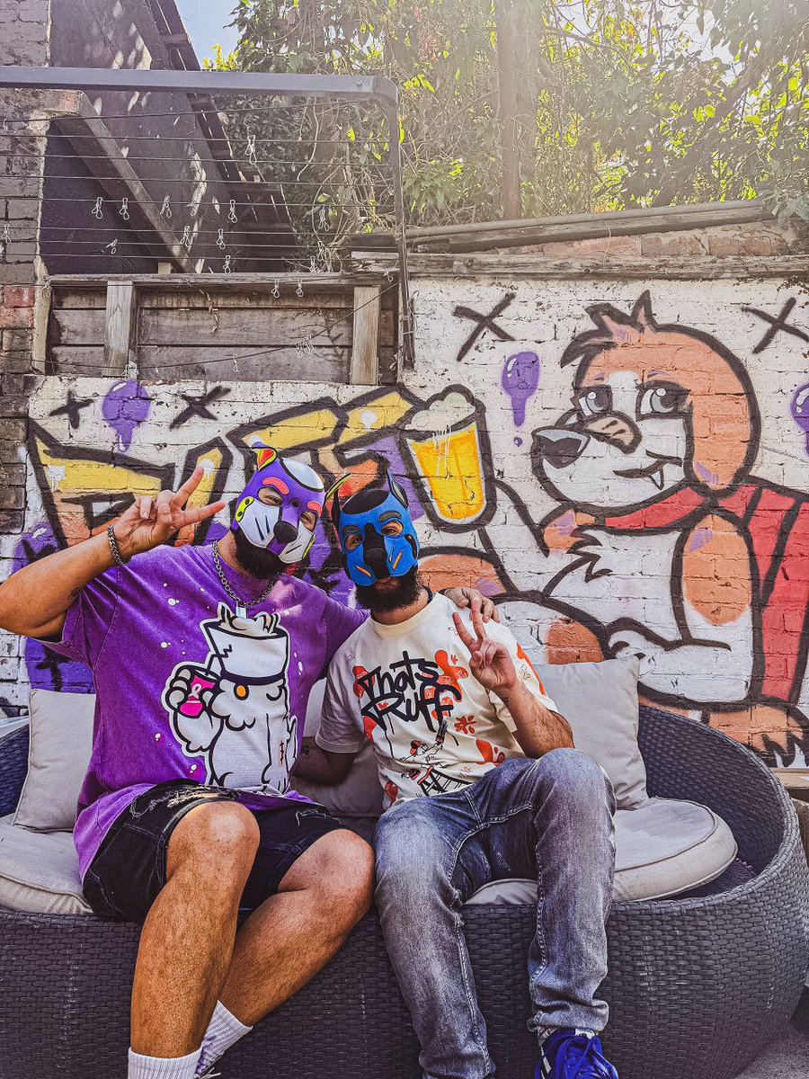 Caught up with this lil cutie (<a href="/pup_boxer/">Pup boxer</a>) and got some awesome new shirts 🐶