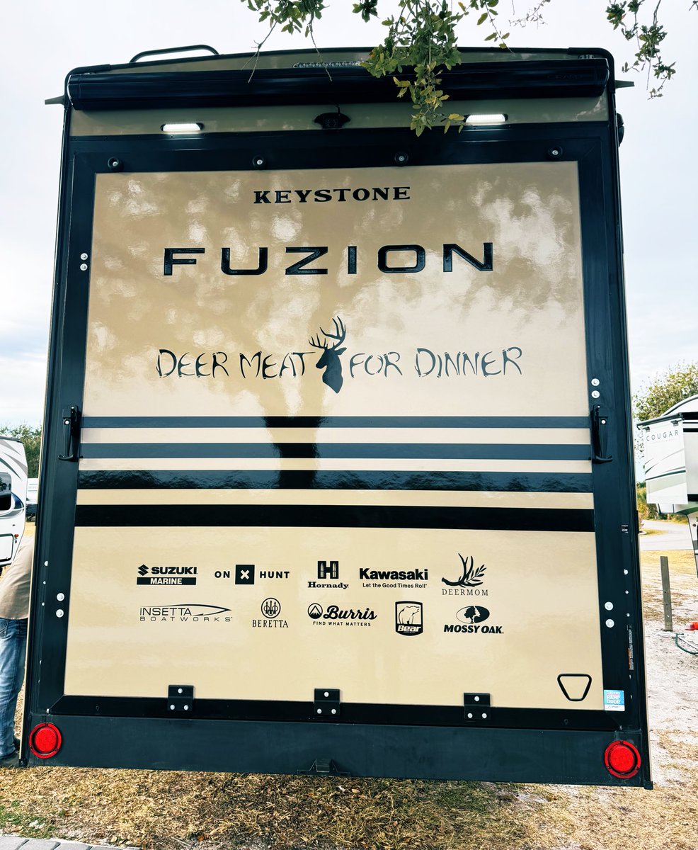 Deer Meat For Dinner tweet media