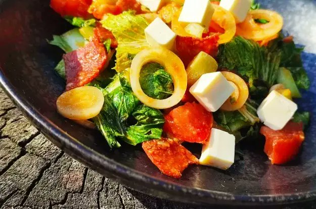proborsch's tweet photo. Mustard greens bring a sharp, peppery zing to any dish. Combine with sausage &amp; fresh veggies for a fast, tasty meal. 🌿🌭 Perfect balance of crunch and flavor.

Full recipe &amp; tips via link!
https://t.co/ncAK1oloMb

#proborsch #food #recipe #recipeforlove #recipes #RecipeOfTheDay https://t.co/bLcP6uxWIN