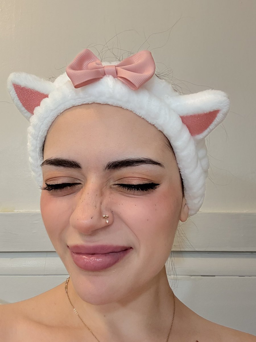 𝘈𝘯𝘯𝘢𝘭𝘪𝘴𝘴𝘦 ✰ tweet media