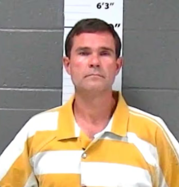 BREAKING: Ohio Mayor Wesley R. Dingus was caught on camera sniffing a teen girl’s worn underwear and on one occasion touching his groin area over his clothing..