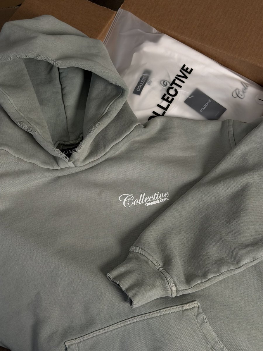 this is undoubtedly the best hoodie in the gym space

soft 
heavy
distressed
gets better after every wash

no wonder it costed $$$