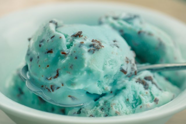 おはロイヤルです☀️ 2/19(木)東大阪市は晴れ 今日は #チョコミントの